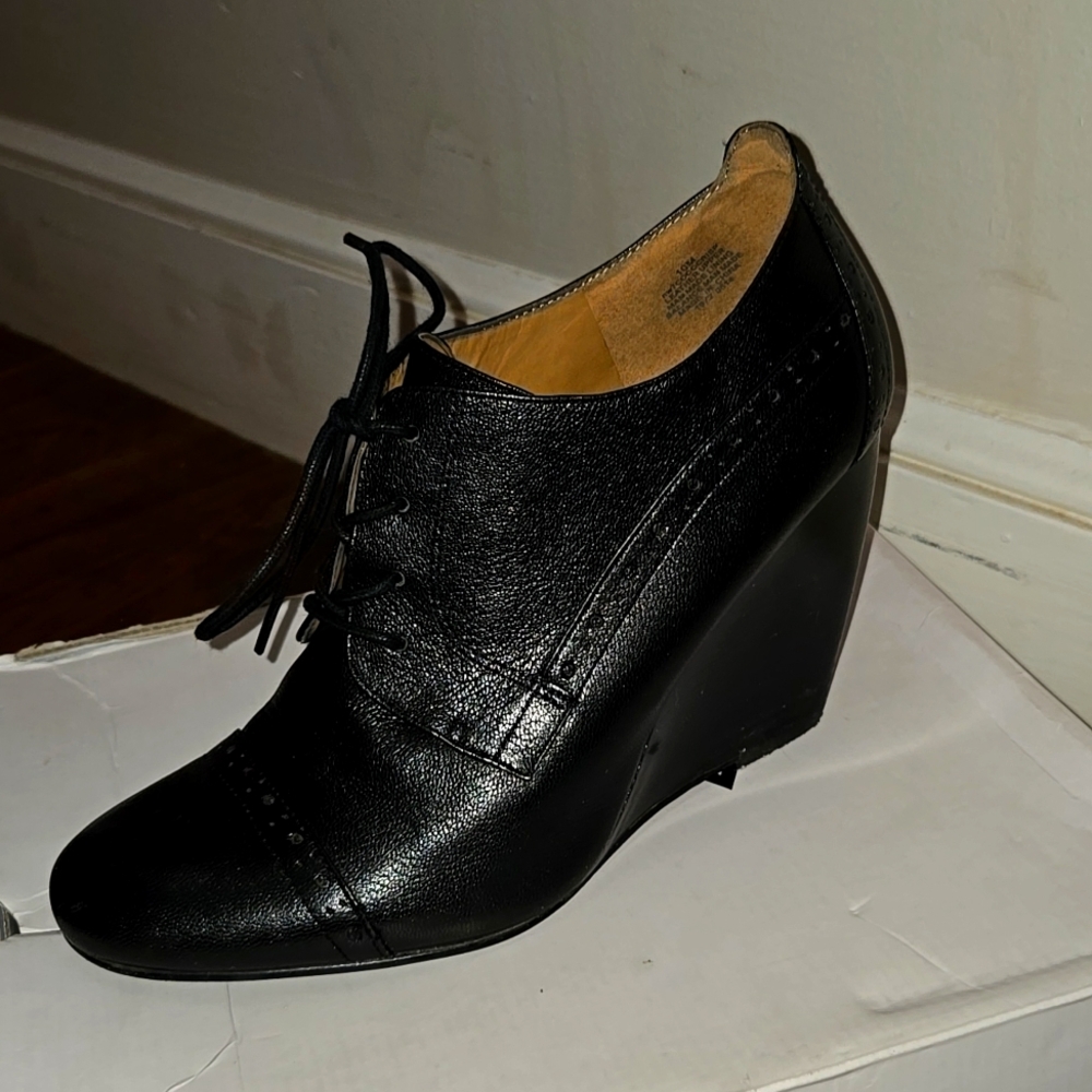 Nine West Black Wingtip wedge heels